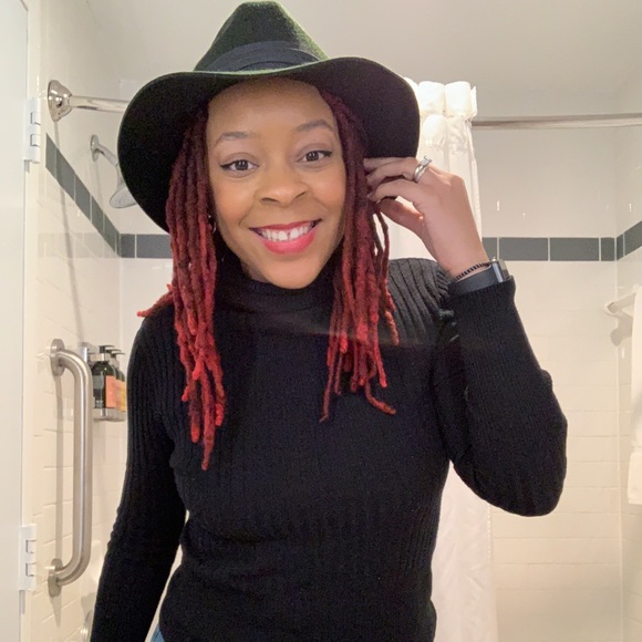 Hat - Picture 3 of 3